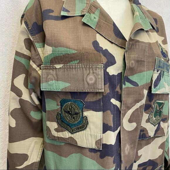 Authentic Military camo ripstop shirt jacket shacket with patches  size Medium - Picture 9 of 15